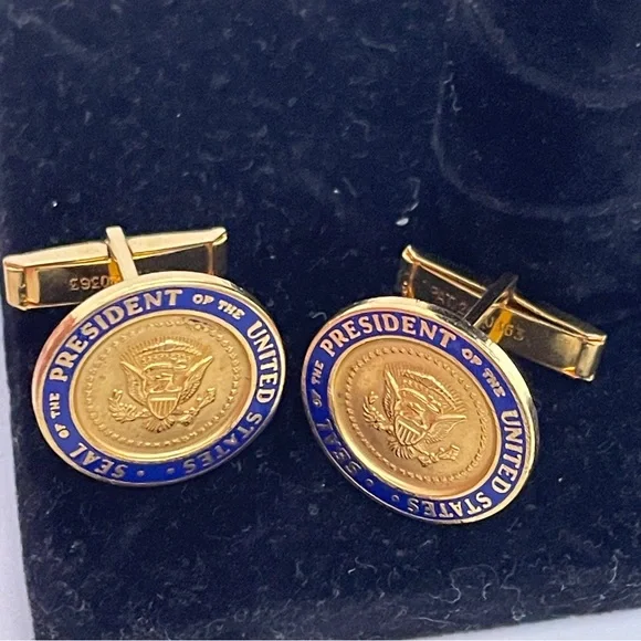 Vintage GERLAD R FORD Presidential Seal Gold Tone Made in USA Men's Cuff Links